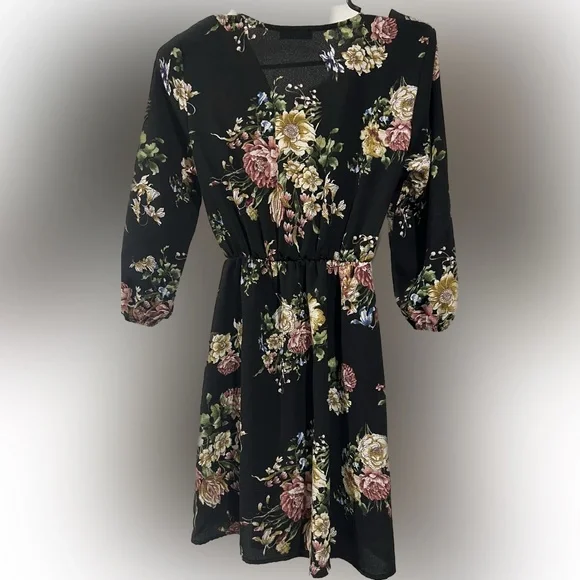 Scobe Floral Dress cute for Easter! - Picture 2 of 9